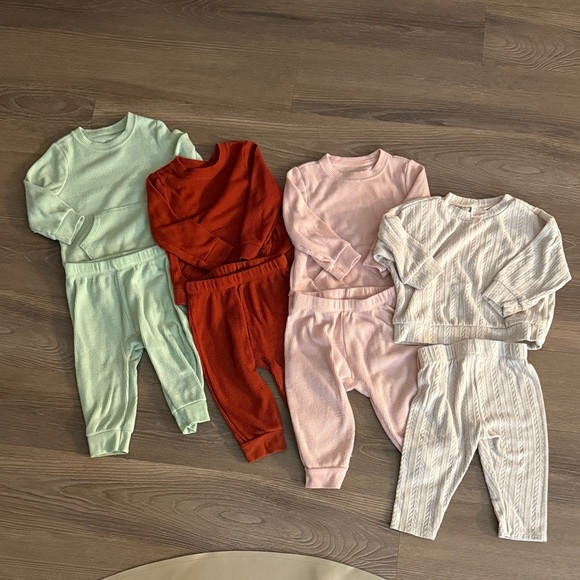 Cat & Jack Other - Cat and jack 4 set of sweatshirt and sweatpants bundle
